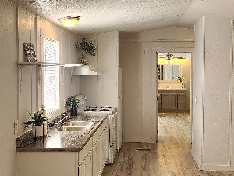 6564 Pinto Ave — Photo 5