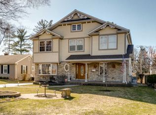 828 Lyford Ln, Wheaton, IL