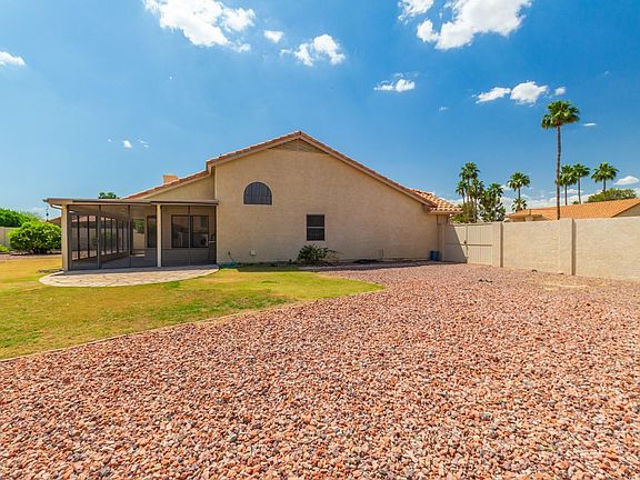 3rd image of 9555 W Escuda Dr