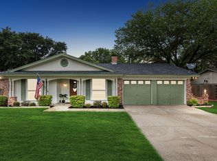 2145 Mountainview Dr, Hurst, TX 76054