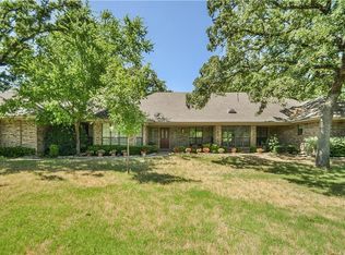 145 Towering Oaks Ct, Burleson, TX 76028