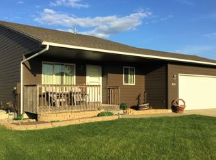 824 S Wheatland Ave, Sioux Falls, SD 57106