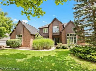 2995 Ivy Hill Dr, Commerce Township, MI