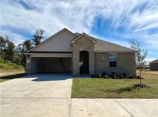 908 Gold Finch Way, Lake Charles, LA 70611