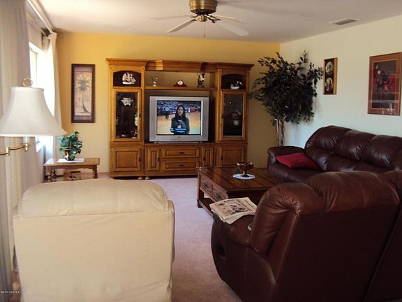 5th image of 1146 N Abrego Dr