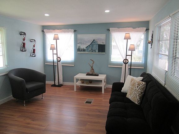 2nd image of 6509 Waikiki Dr