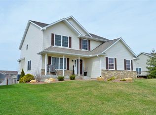 6554 Dorothys Dr, Bettendorf, IA 52722
