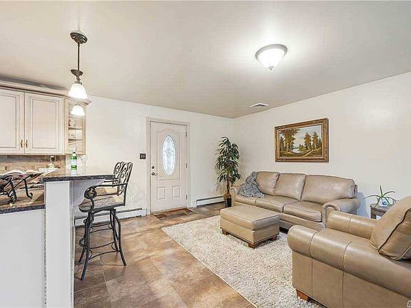 4th image of 7 Blackwell Ln