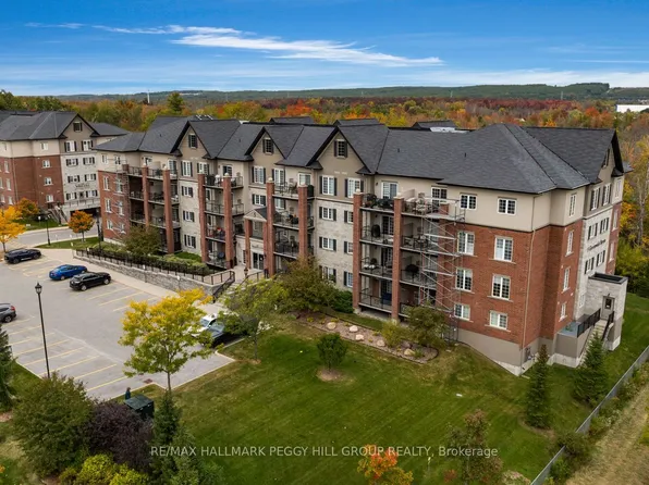 5 Greenwich St #212, Barrie, ON L4N 7Y8