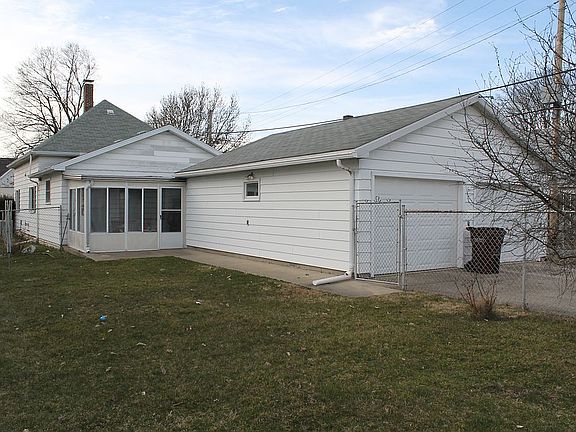 5th image of 420 Tanguy St
