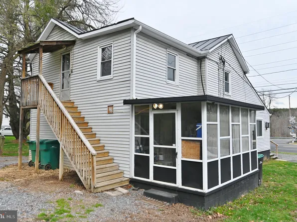 1324 E Main St, Luray, VA 22835