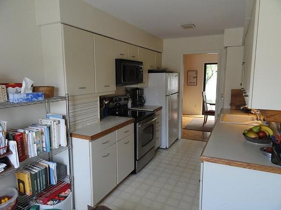 3rd image of 604 E Woodingham Dr