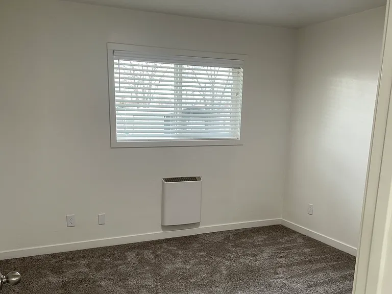 Spare bedroom.