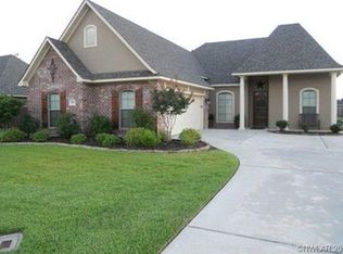 527 Half Moon Ln, Bossier City, LA 71111