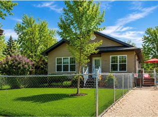 430 Oak Ave, Winnipeg Beach, MB R0C3G0