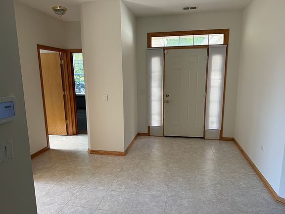 4th image of 17014 Roosevelt Ave