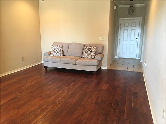 4th image of 2853 Miramar Dr