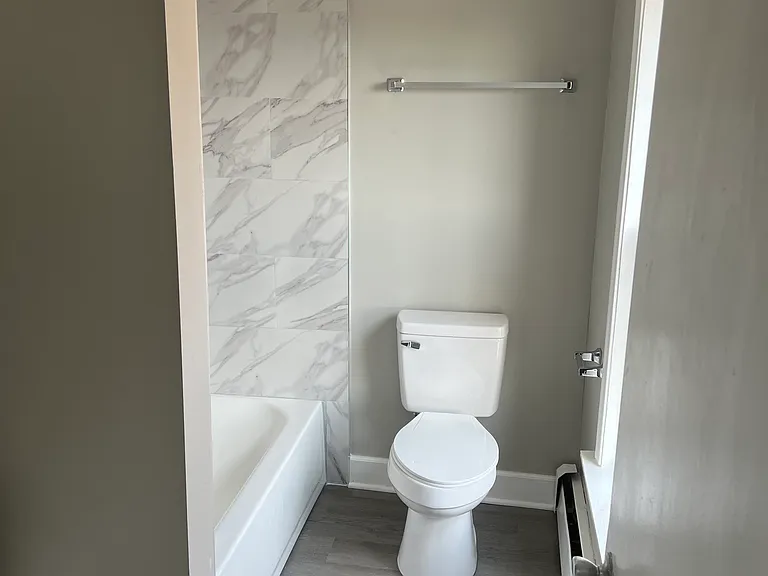 113 W 22nd St #3 — Photo 12