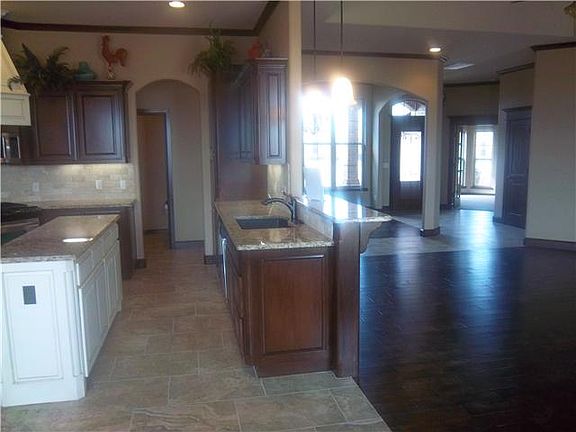4th image of 2120 Sycamore Creek Ave