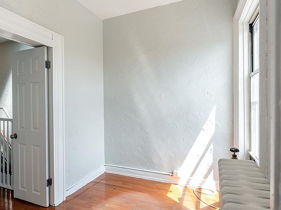 4th image of 85 Palisade Ave #2