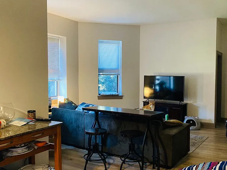1110-1112 Sheffield Street — Photo 4