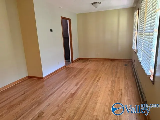 3 bed, 2.5 bath, 1711 sqft, $1,950 — Photo 2