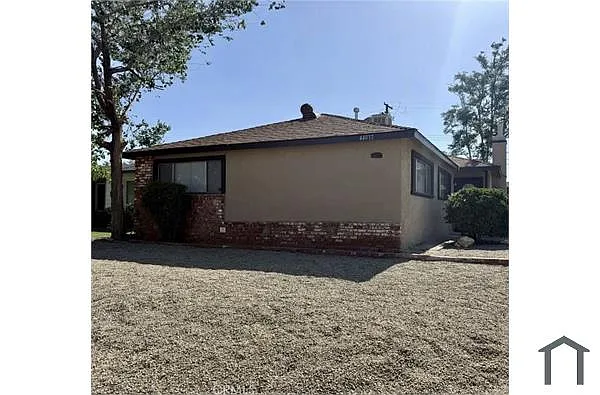 44037 Fern Ave photo 1