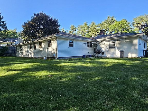 4th image of 22 Pondview Cir