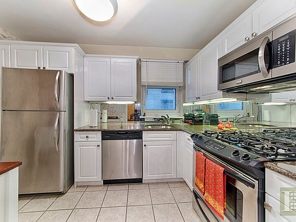 4th image of 440 E 57th St APT 12C