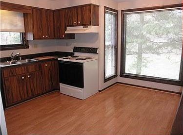 3rd image of 160 Lawnview Dr