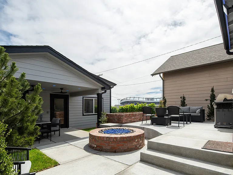 2036 Eliot St — Photo 33