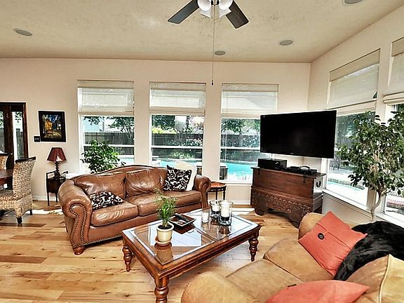 5th image of 10230 Cherry Laurel Ln