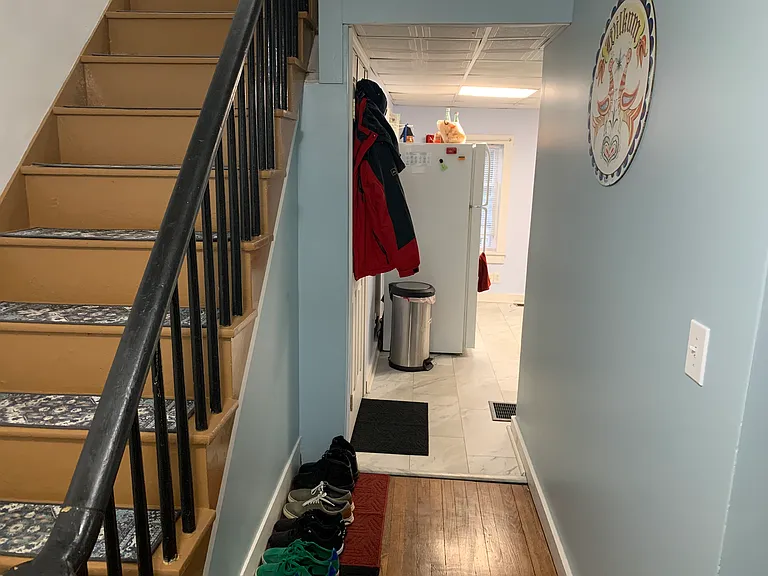 25 Main St #4 — Photo 2