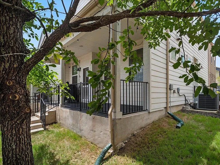 7106 Silver Star Ln — Photo 32