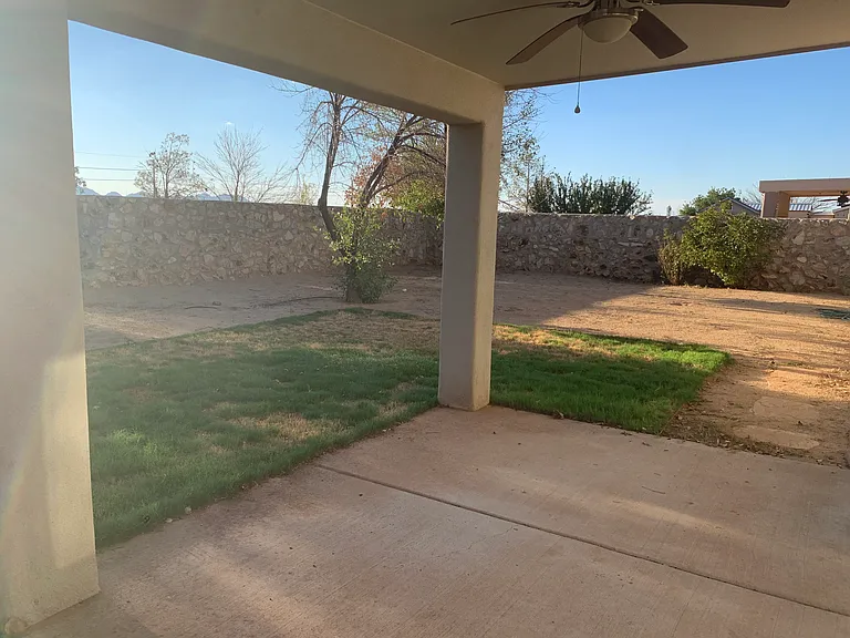6527 Phoenix St — Photo 9