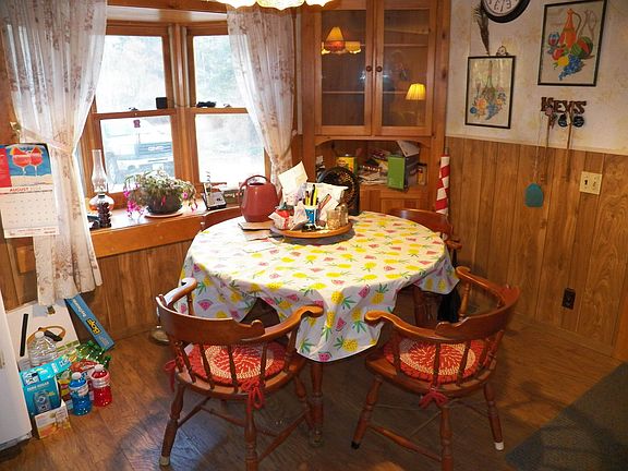 3rd image of 23 Deerpoint Drive