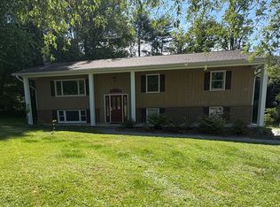 110 Castleton Ln, Hendersonville, NC 28791