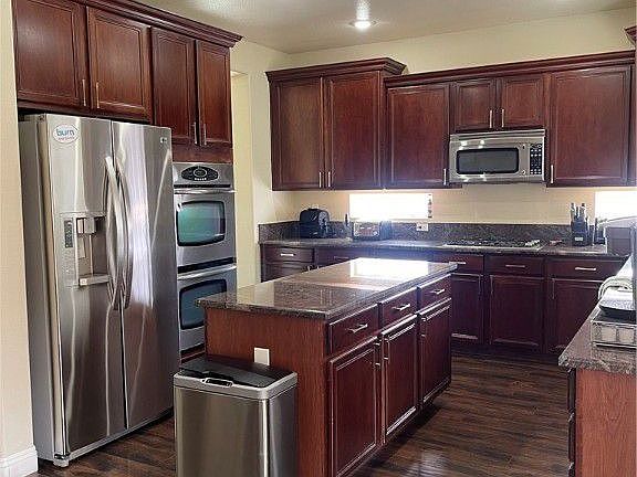 5th image of 957 Tafalla Ct