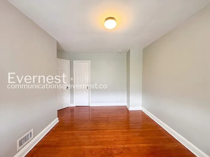1515 Tunlaw Rd — Photo 17