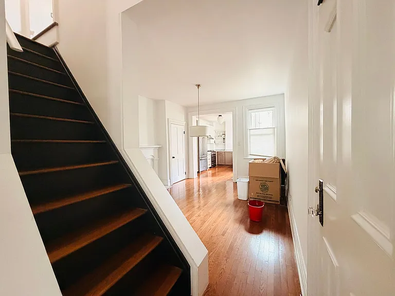 2525 Jane St — Photo 4