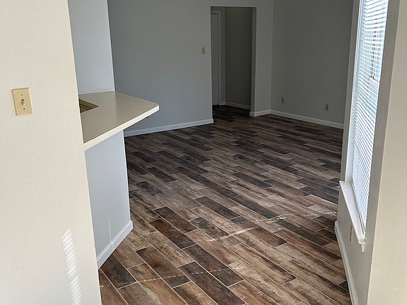 4th image of 2702 Smith Blvd