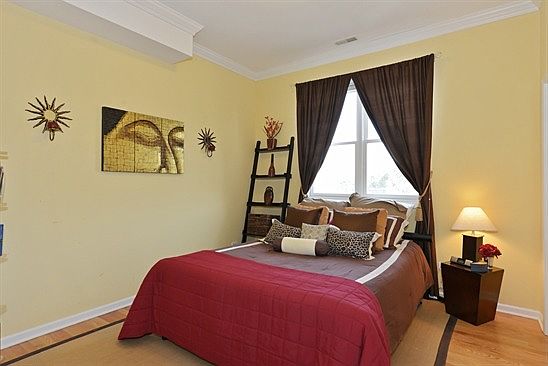 5th image of 4704 N Kenmore Ave