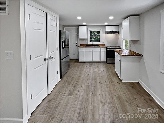 2nd image of 2625 Booker Ave