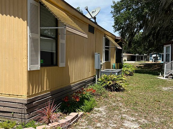 3rd image of 1020 Dogwood Cir