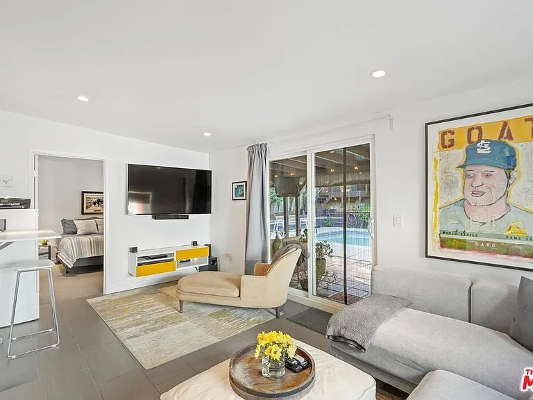 5507 Van Noord Ave — Photo 9