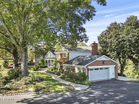 3rd image of 9615 Tunbridge Ln