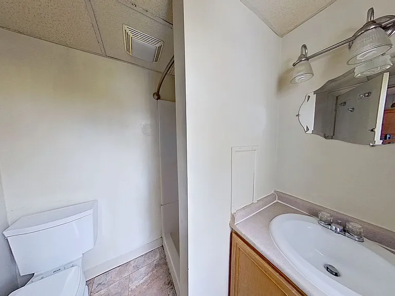 1819 W Market St #1 — Photo 6