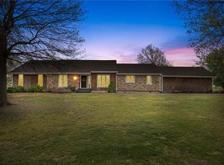18 Lakeridge Rd, Garnett, KS 66032