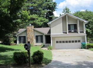 901 Smoketree Dr, Tucker, GA 30084