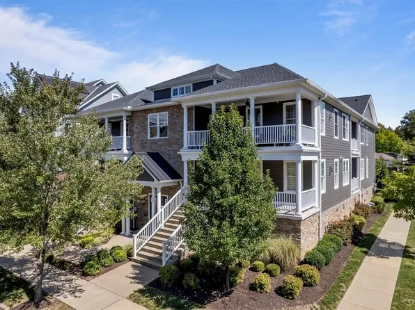 200 3rd St #D, Oakmont, PA 15139
